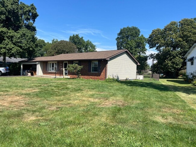 Building Photo - Charming Ranch - Coming Soon