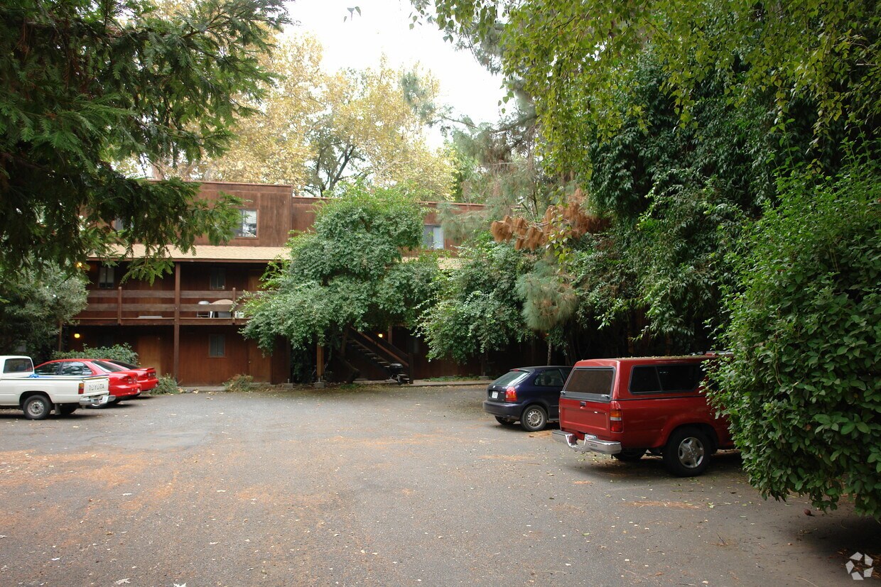 Creekside Studios Apartments in Chico, CA