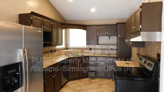 Building Photo - 5260 Willow Ridge Drive