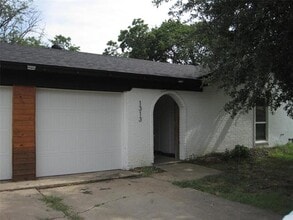 Building Photo - 1313 Darlene Ln