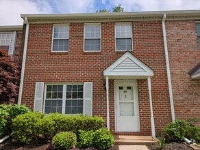 Building Photo - 23 Viburnum Ct
