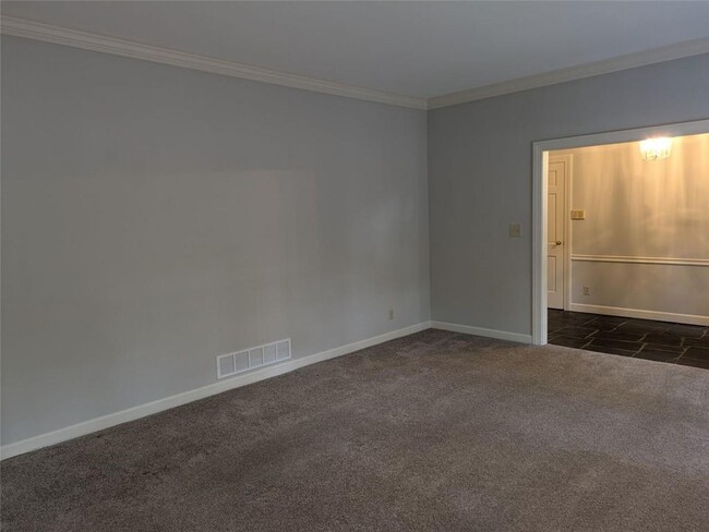Foto del edificio - 495 Heards Ferry Rd NW