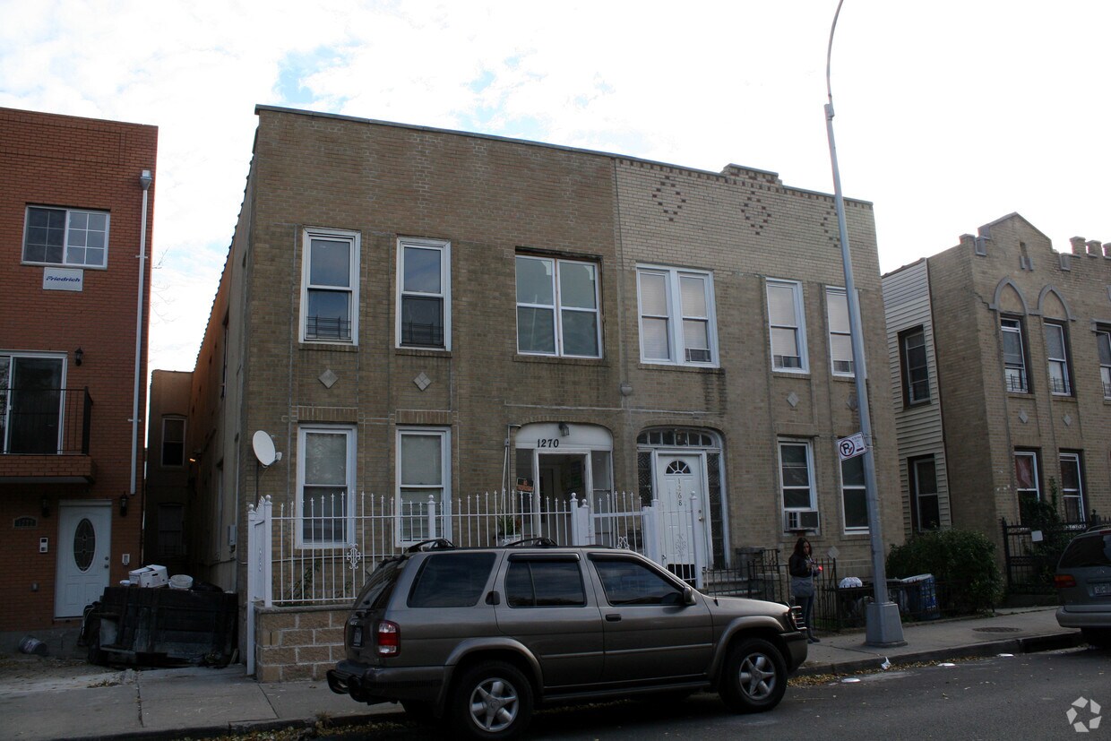 Building Photo - 1268 Fteley Ave
