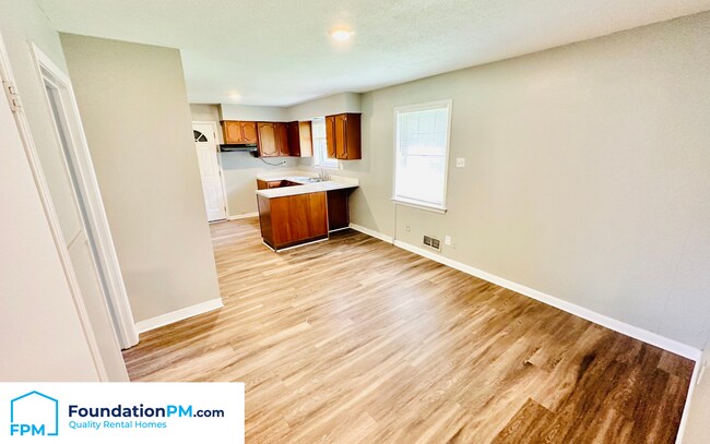 Foto del edificio - 1837 Warner Ave