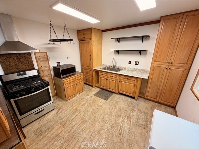 Building Photo - 156 W Escalones