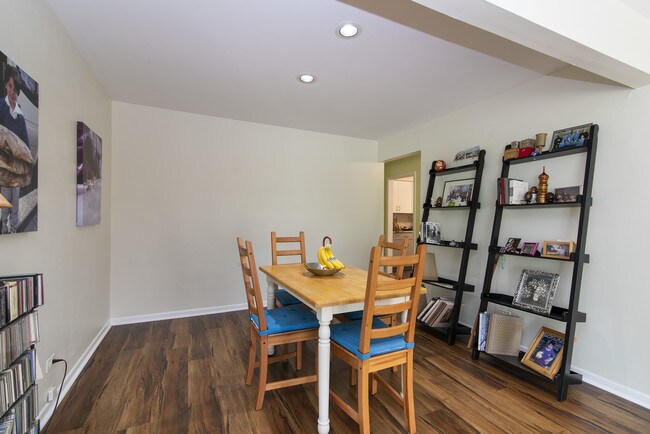 Foto del edificio - 1333 Maple Ave