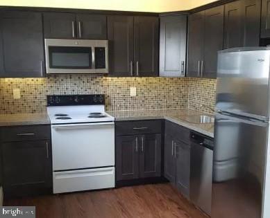 Building Photo - 413 Maple St