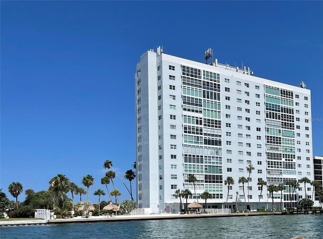 Foto del edificio - 7200 Sunshine Skyway Ln S