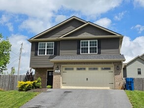 Building Photo - 176 Anderson Rd