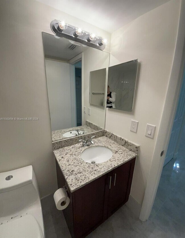 Foto del edificio - 20160 NE 3rd Ct