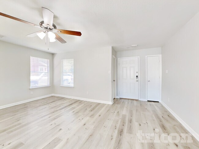 Building Photo - 10111 Victoria Falls Ln