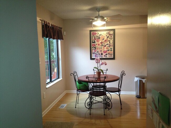 Foto del edificio - 8479 Seabright Dr