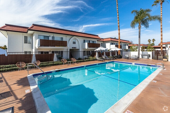 Pool - Villa Del Mar Apartments