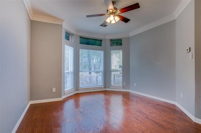Foto del edificio - 3951 N Hall St