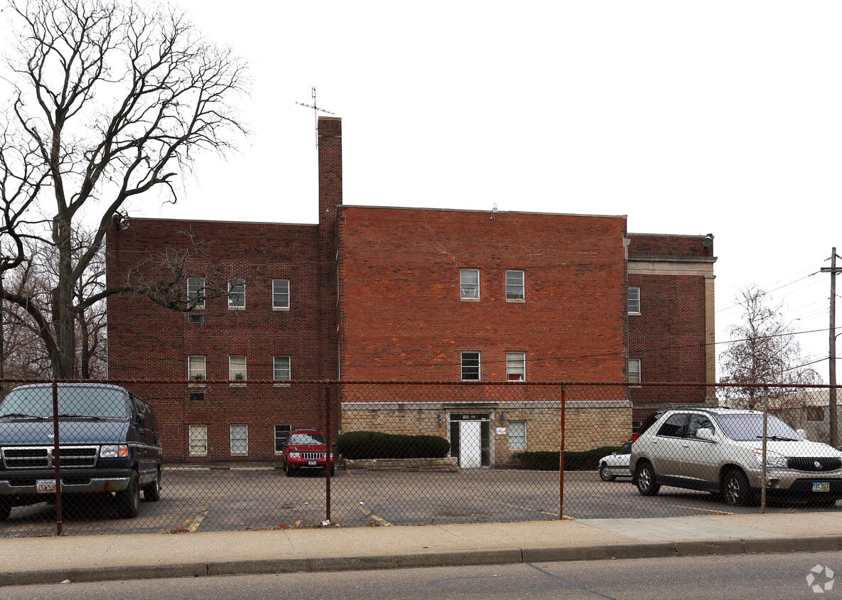 Building Photo - 1105 2nd Ave