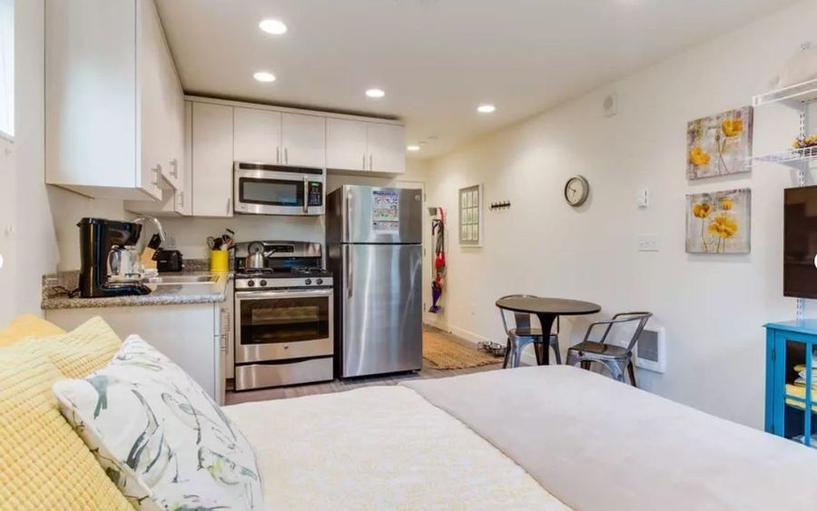 Building Photo - Discover the Stylish MFTE Studio Apartment...