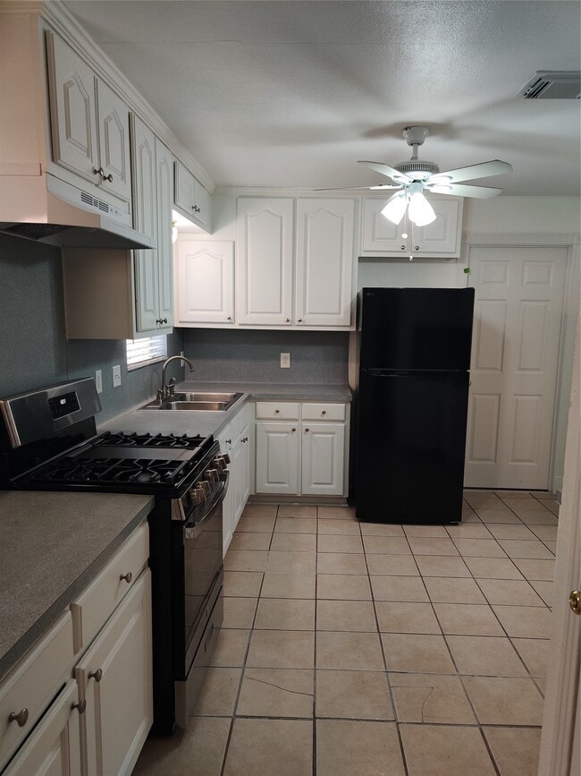 Building Photo - 919 Oak Meadows St