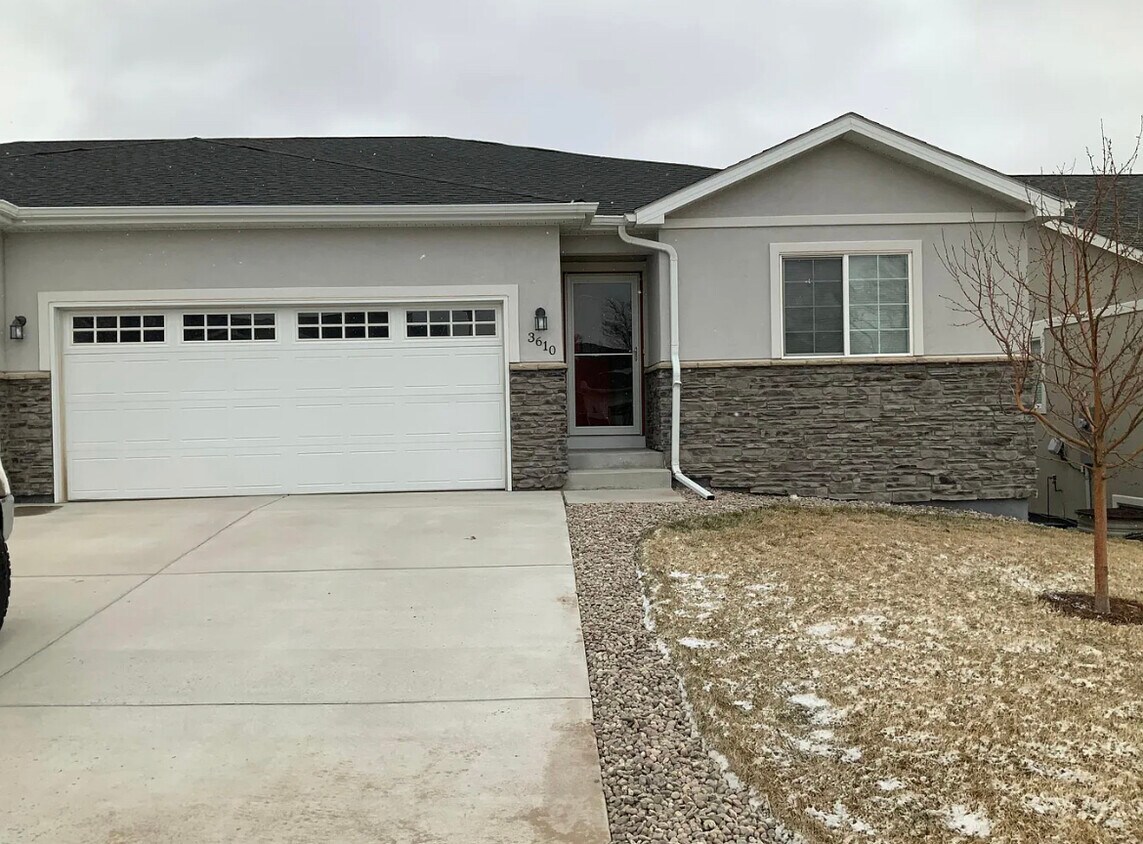 Primary Photo - 3610 Woodhaven Dr