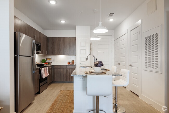 1BR, 1BA - 637SF | A2 - Latitude