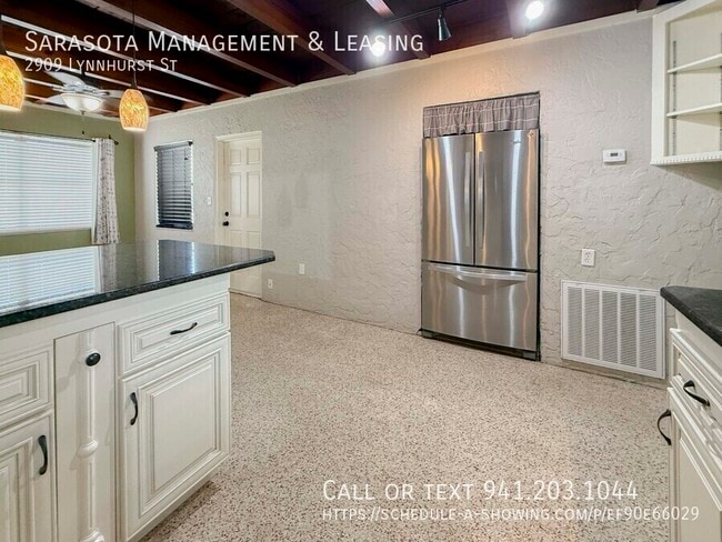 Building Photo - 2909 Lynnhurst St