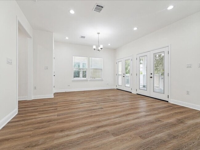 Foto del edificio - 915 E 37th St