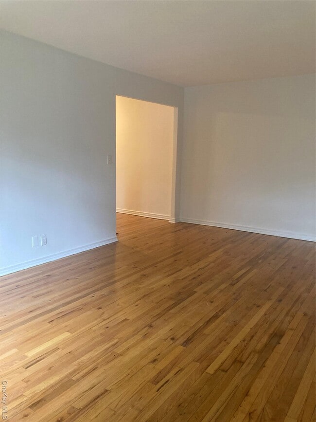 Building Photo - 21 Schenck Ave