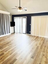 Building Photo - 3700 Golf Colony Ln