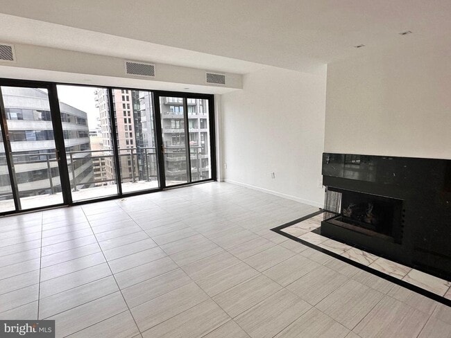 Foto del edificio - 1530 Key Blvd