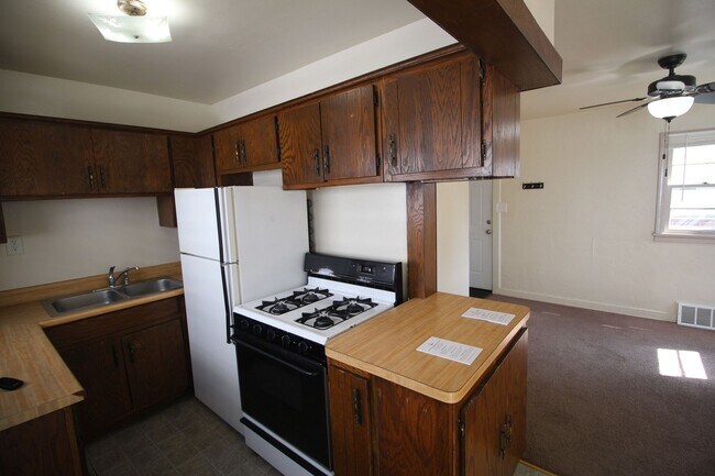 Building Photo - COMING SOON! Charming Bayview Haven: Affor...