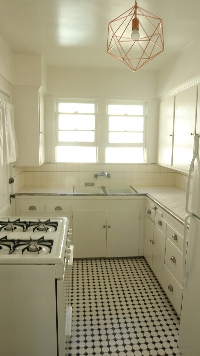 Foto del edificio - 455 N Hayworth Ave