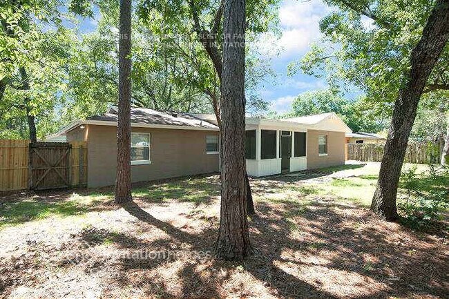 Foto del edificio - 100 Laguna Ct