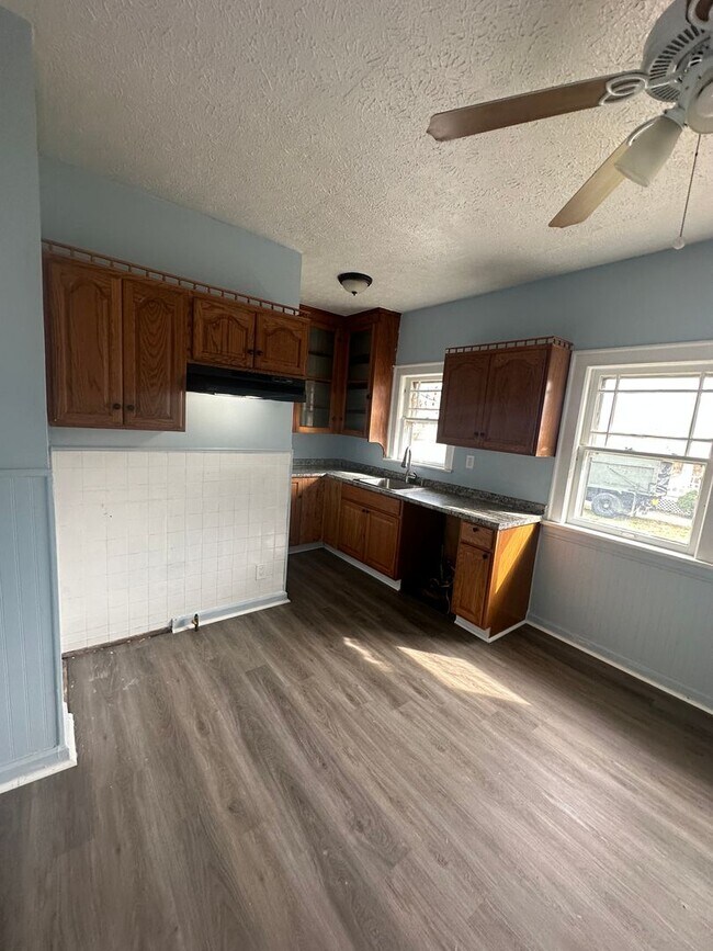 Foto del edificio - 4bd Single Maple Cash Pay