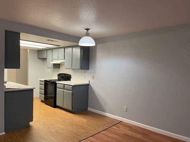 Foto del edificio - 1391 SW Kokanee Ln