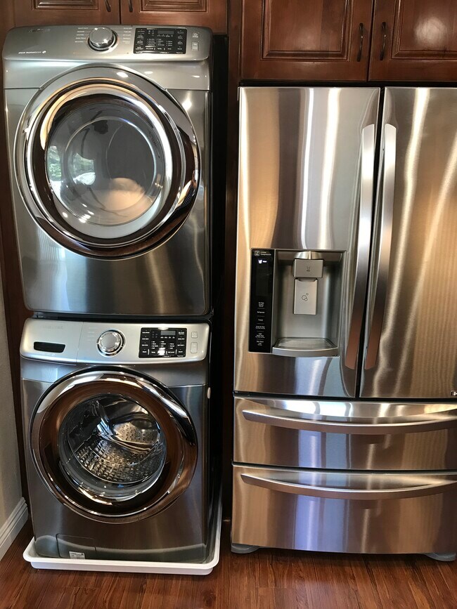 Foto del edificio - 9660 Durham Dr