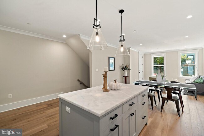 Foto del edificio - 1330 K St SE