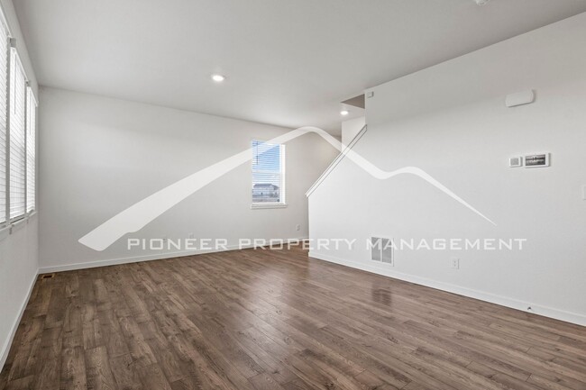 Building Photo - Modern 4-Bed, 2.5-Bath Home with 2 car gar...