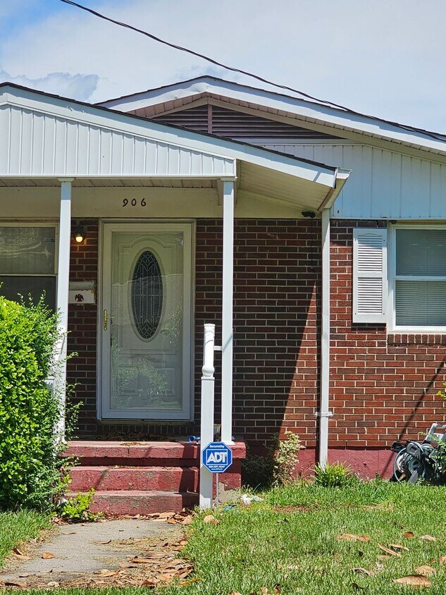 Foto principal - 906 Roosevelt Blvd