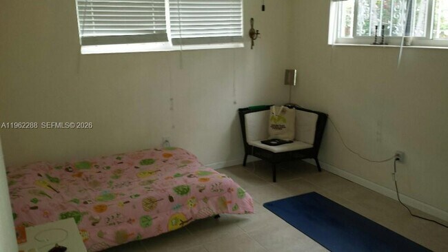 Foto del edificio - 49 NE 44th St