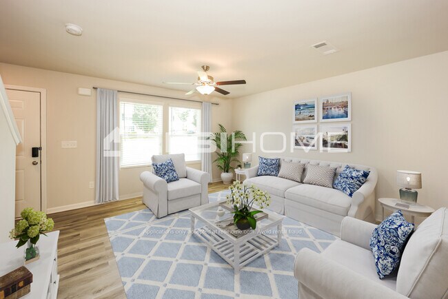 Foto del edificio - 465 Fairview Oak Pl