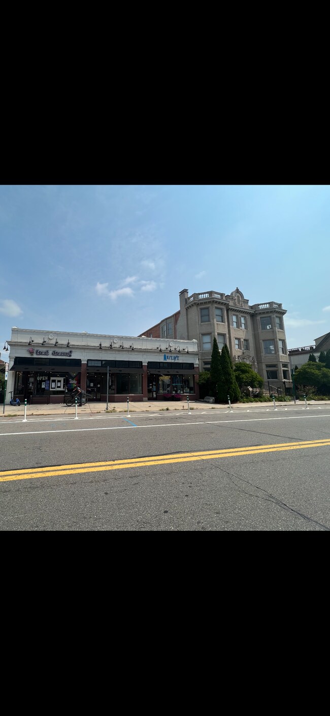 Foto del edificio - 4142 Cass Ave