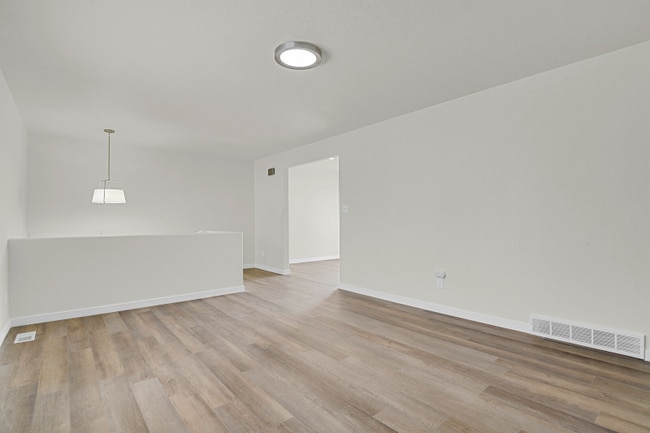 Foto del edificio - 6615 Athletic Ave