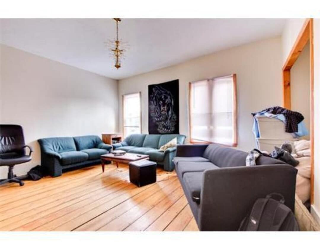 Primary Photo - Mission Hill 5bed 2.5 bath available 9/1