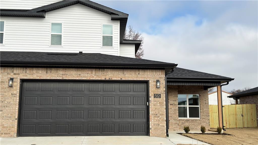 Foto principal - 512 Cosmos St