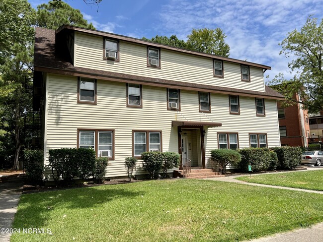 Foto del edificio - 1221 Riverside Ave