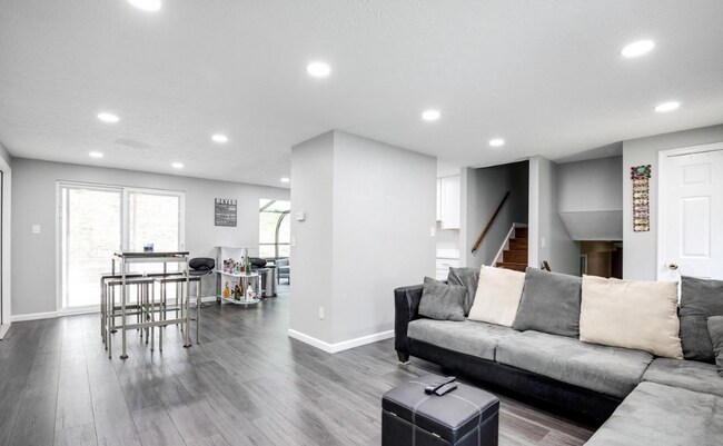 Foto del edificio - 15337 Edgehill Dr