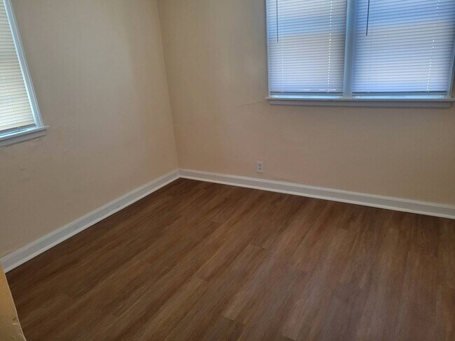 Foto del edificio - 5951N37thJ