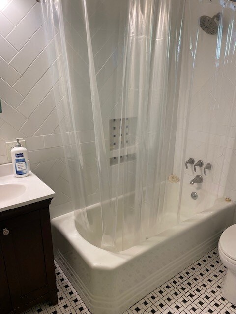 Master Bathroom - 1520 Summit Rd