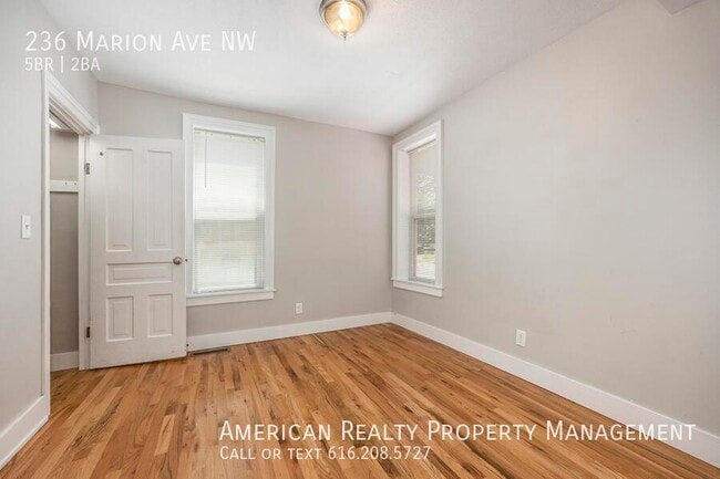 Building Photo - 236 Marion Ave NW