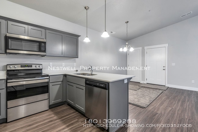 Building Photo - 4216 W McKellen Dr