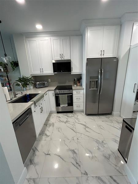Foto del edificio - 711 SW 122nd Ave